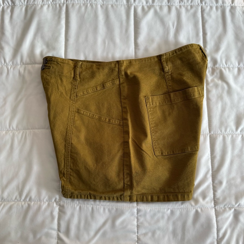 Universal Thread High Rise Midi Short Size 16 - Picture 3 of 5